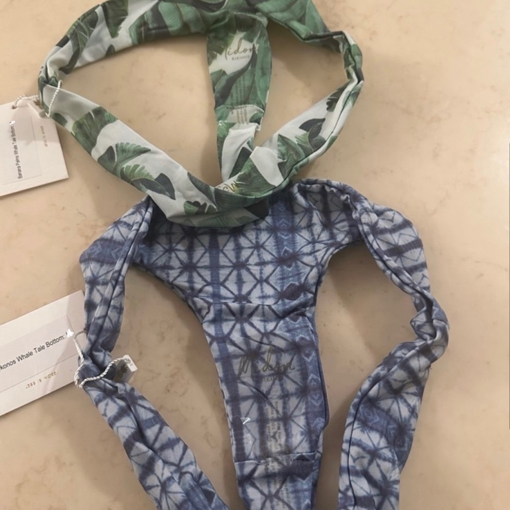 SOLD - Midori Bikini Bottoms size small
